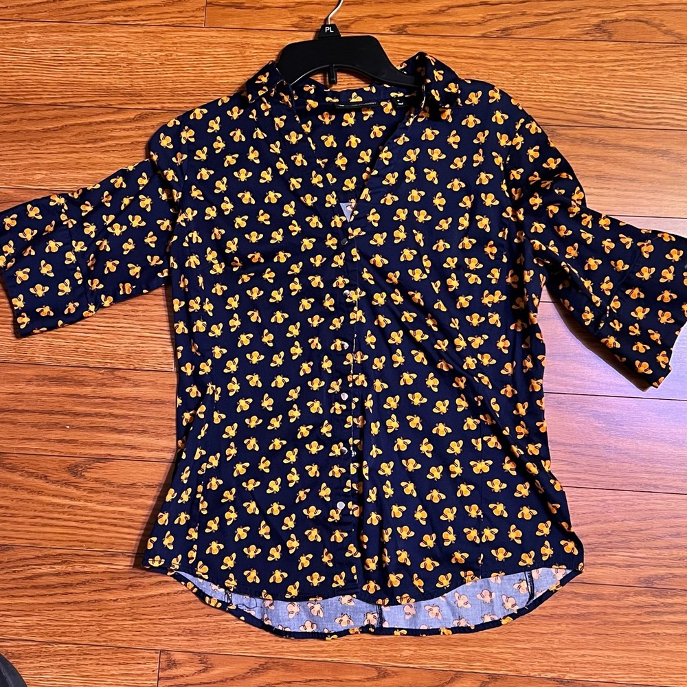New York & company honey bee top
